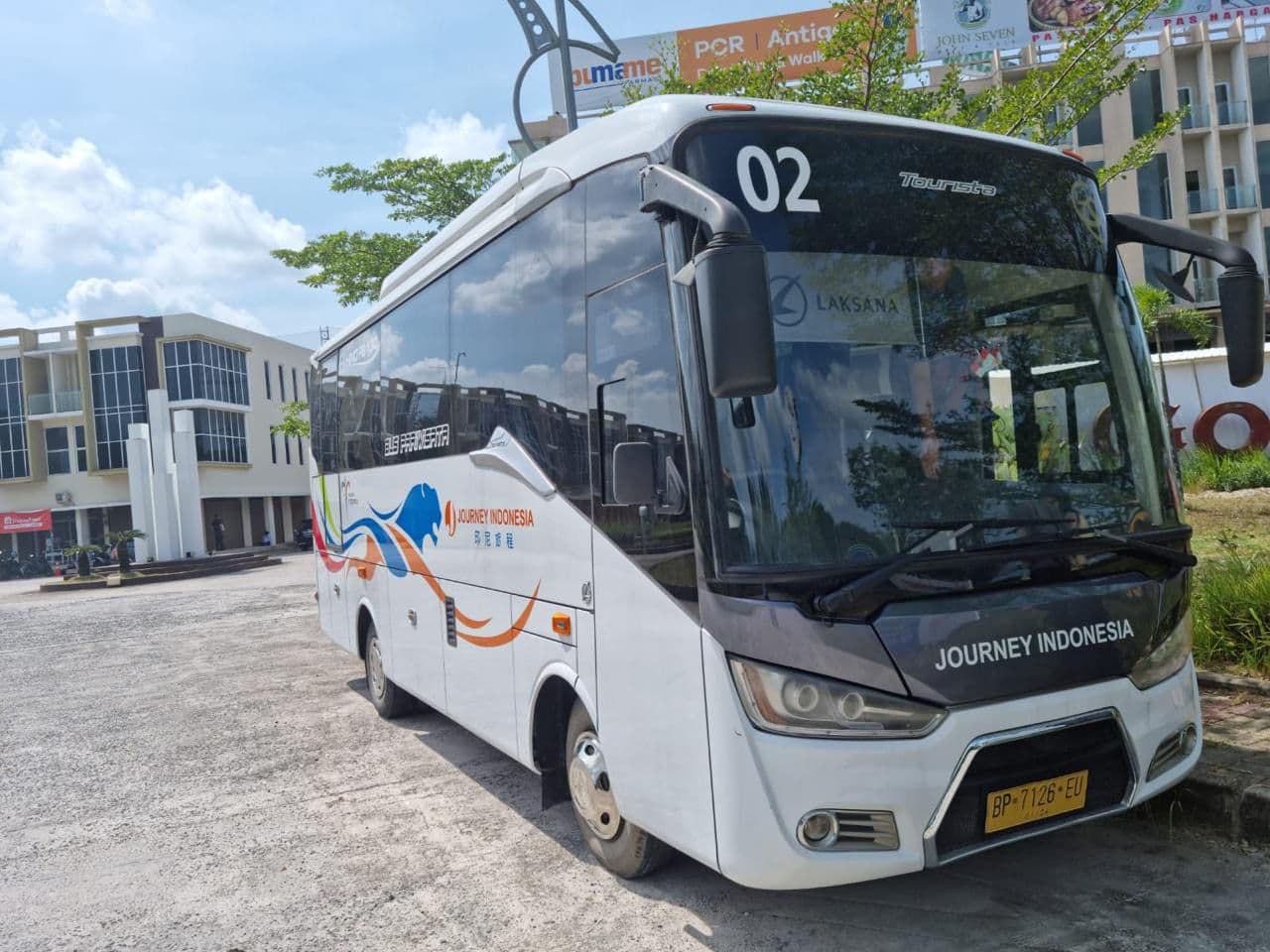 Medium Bus